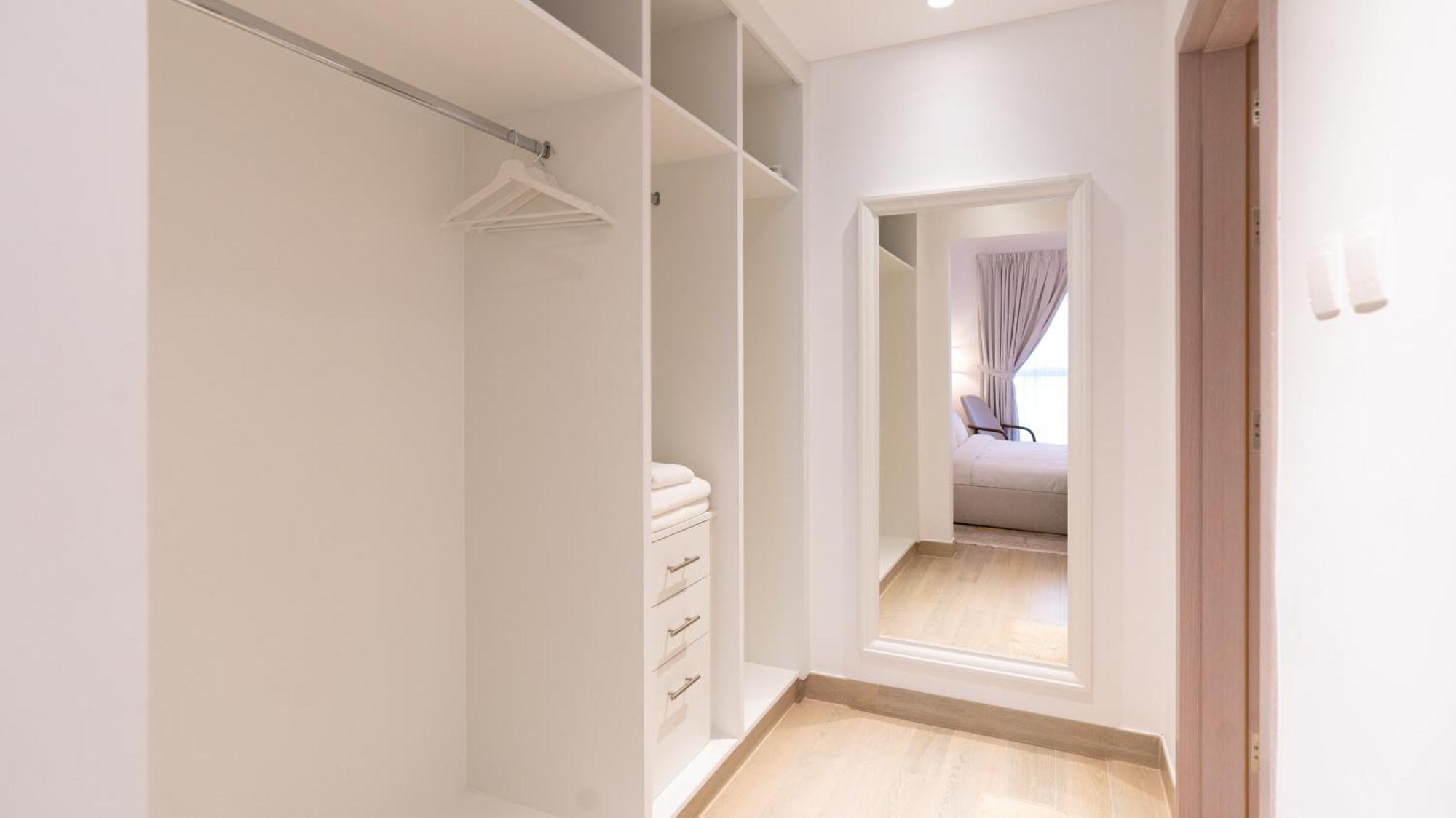 2bhk Dream Yas Island Staycation - F1 Circuit Apartment *