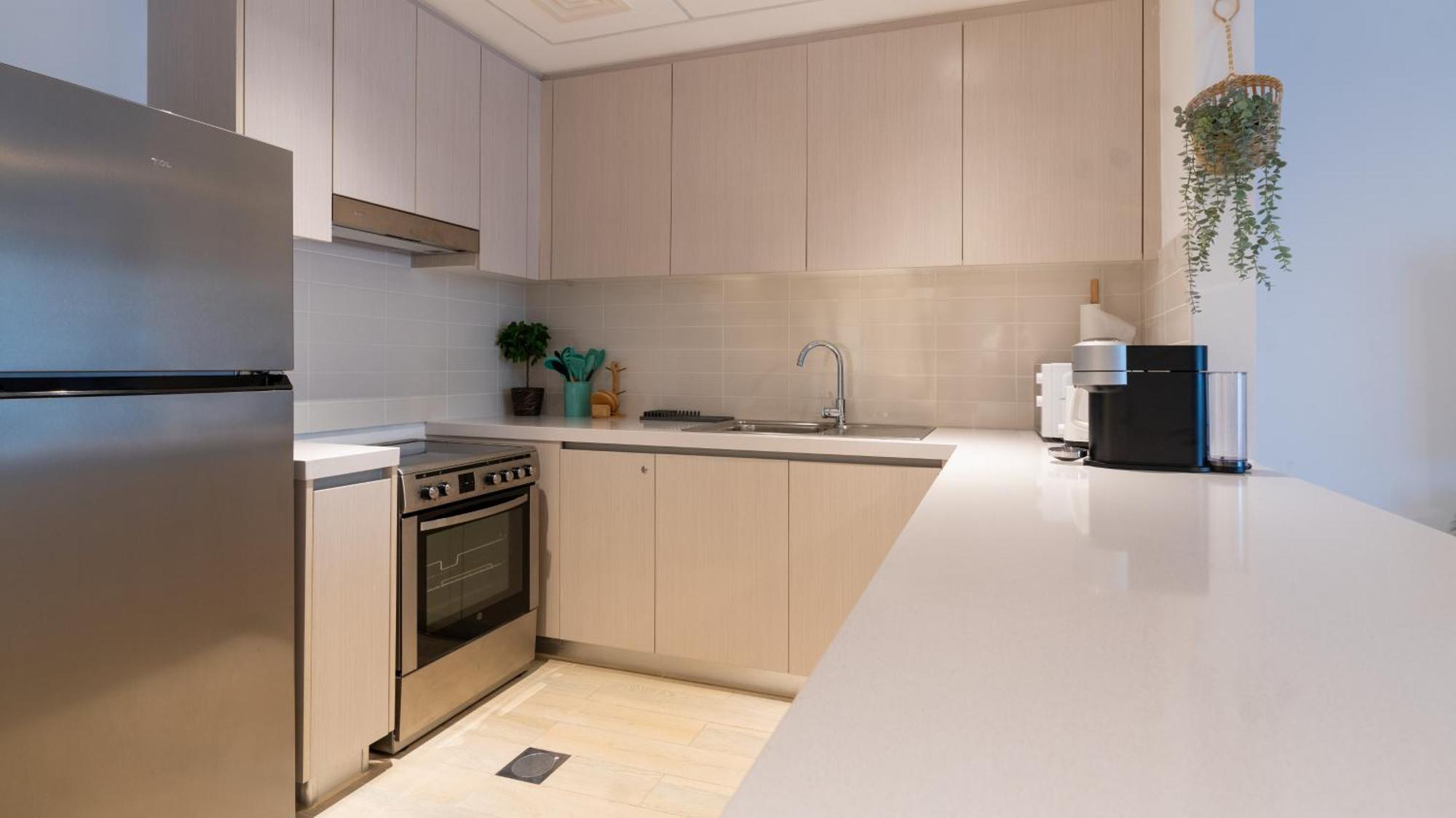 2bhk Dream Yas Island Staycation - F1 Circuit Apartment